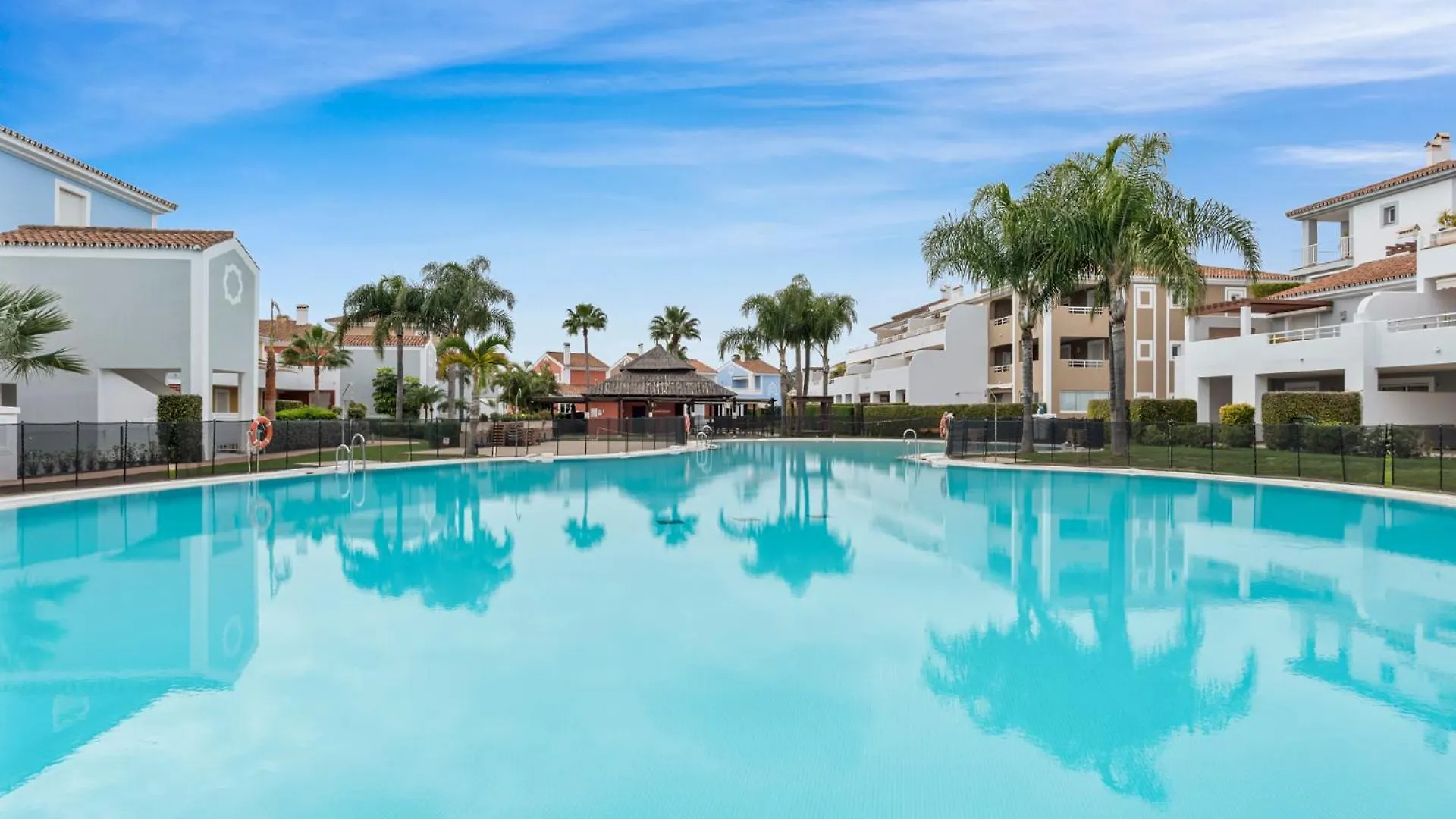 Cortijo Del Mar Resort 2 Bed Apartment Sleeps Up To 5 Estepona