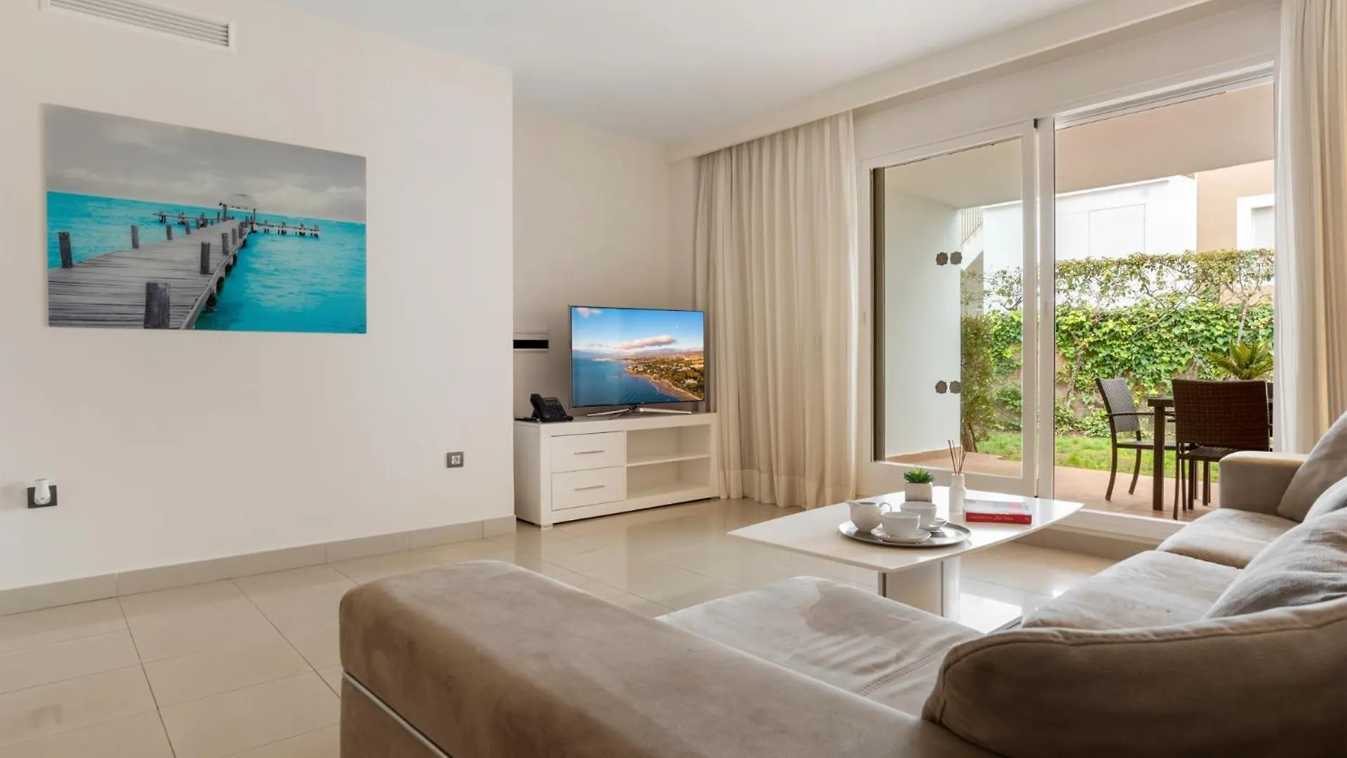 Cortijo Del Mar Resort 2 Bed Apartment Sleeps Up To 5 Estepona