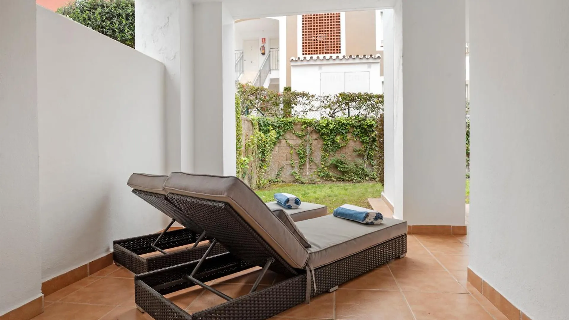 Cortijo Del Mar Resort 2 Bed Apartment Sleeps Up To 5 Estepona