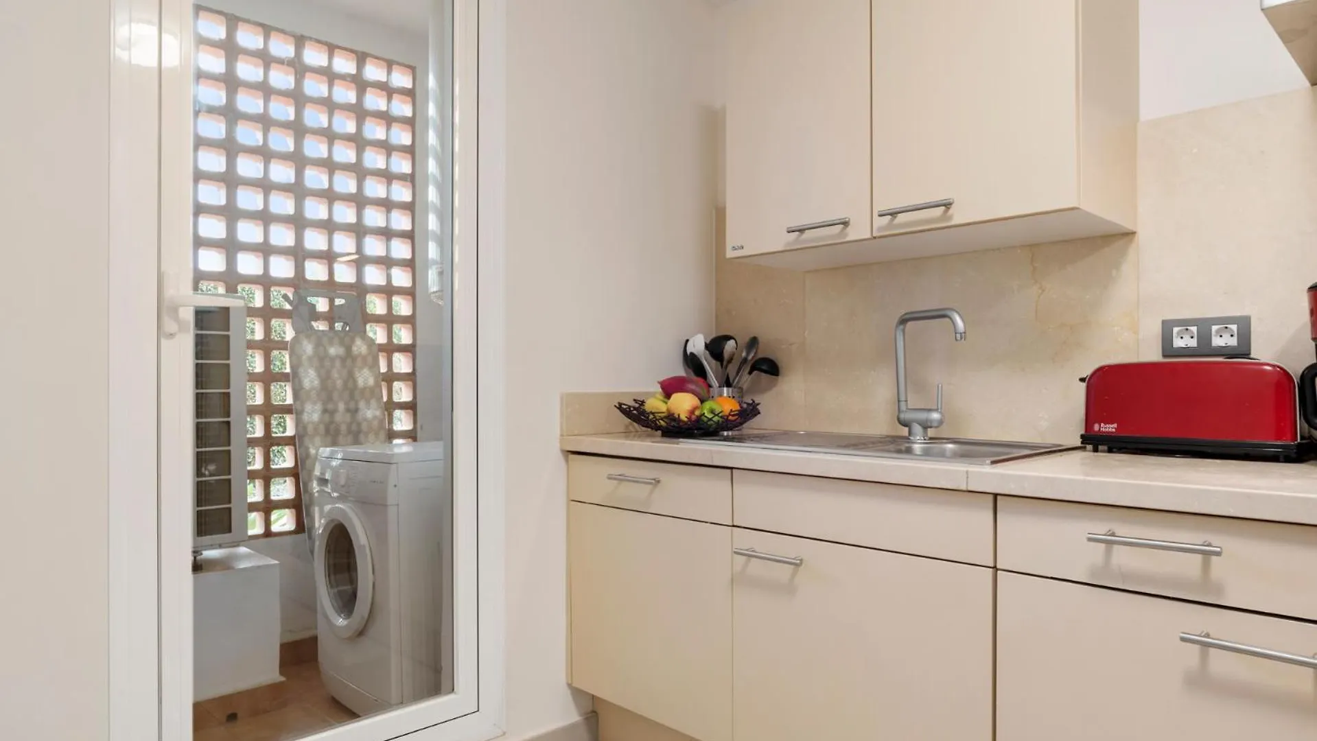 Cortijo Del Mar Resort 2 Bed Apartment Sleeps Up To 5 Estepona
