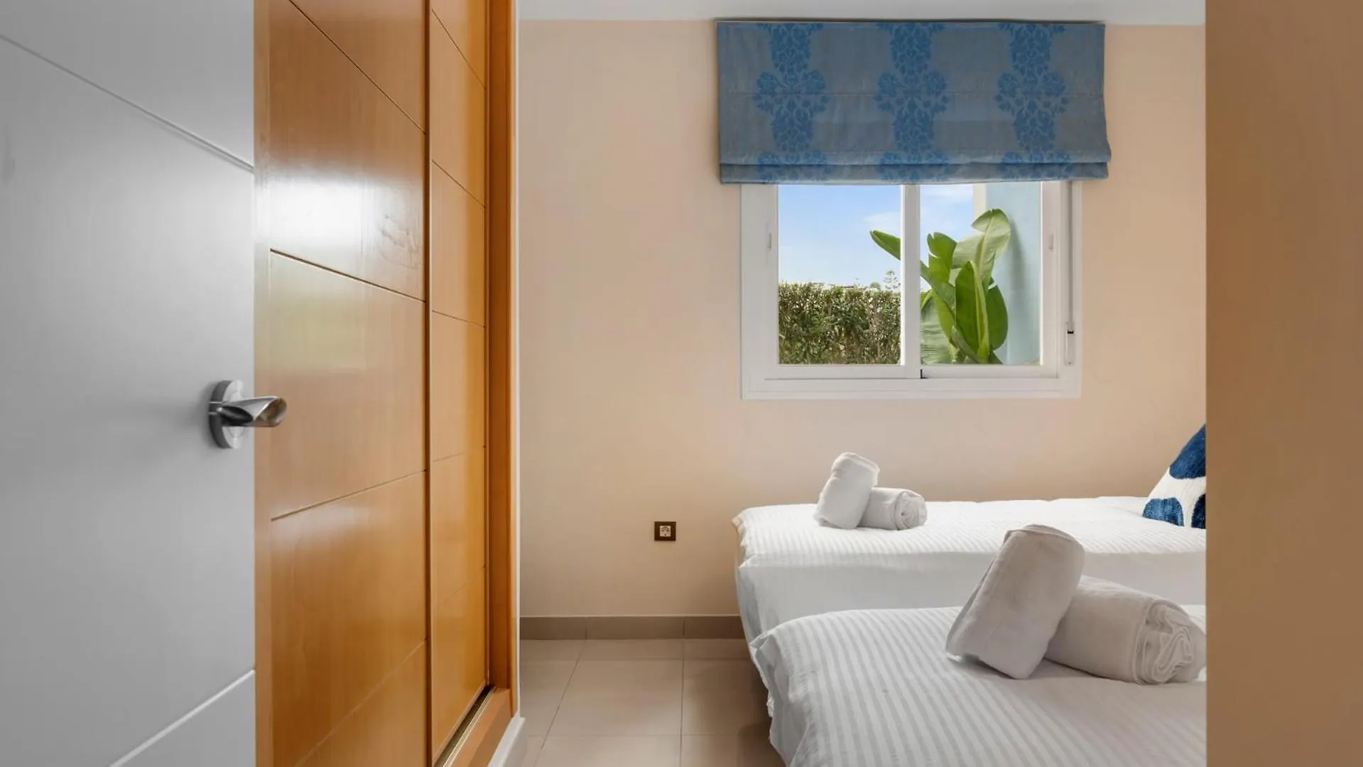 Cortijo Del Mar Resort 2 Bed Apartment Sleeps Up To 5 Estepona Spain